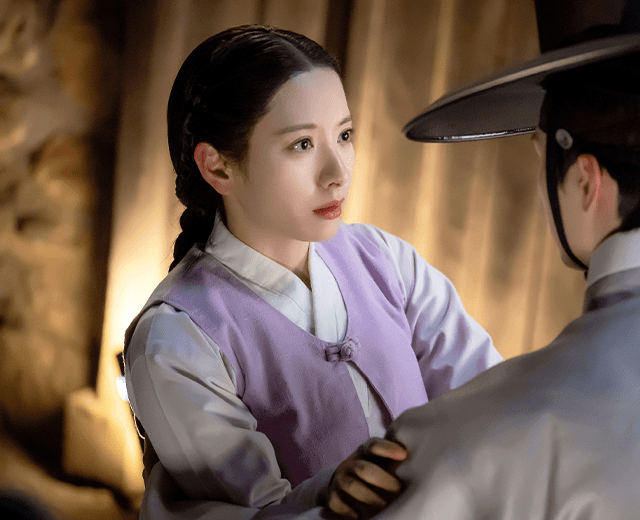‘육성재X김지연’, 허리 덥석 심쿵 허그 포착!