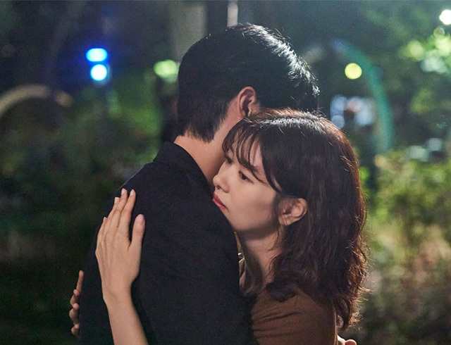 [10회 프리뷰] 최우식-정소민, 한밤 중 거리 한복판 애틋 포옹!