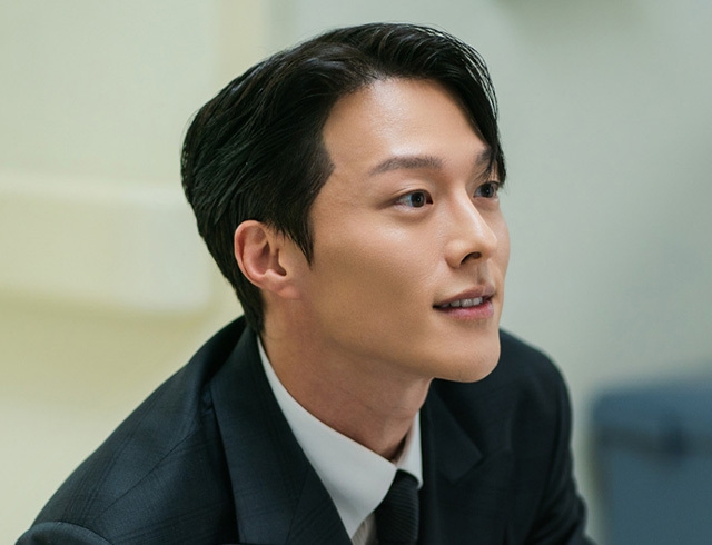 장기용, 눈빛부터 미소까지 꿀 뚝뚝 `심쿵유발`