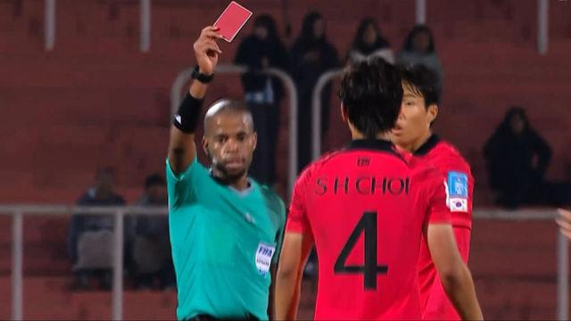 '레드카드' 아쉬운 판정속에 퇴장당하는 최석현 [대한민국 vs 온두라스]