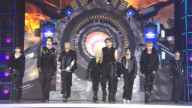 엔시티 127(NCT 127), 야성미 넘치는 카리스마 무대 <Faster 질주♬>