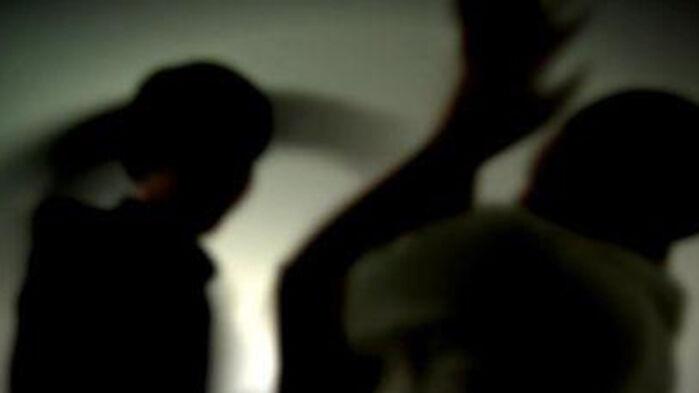 "죽이겠다" 도끼 들고 활보…대문 부수고 거실 침입까지