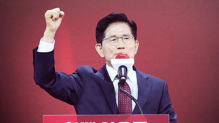 노동운동가 출신 보수 정치인…반탄 주자서 대선후보로