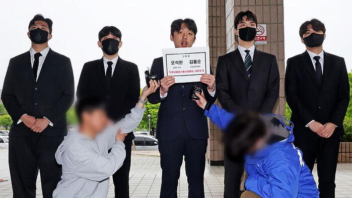 8305명 유급, 46명 제적…의대생 단체 "유급 압박 고발"