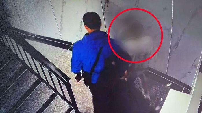 떨어진 가방 안 주사기…집 덮친 경찰 또 '깜짝'