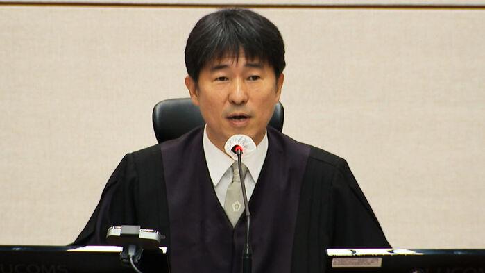 지귀연 "삼겹살에 소맥 사주는 사람도 없는데…접대 없었다"