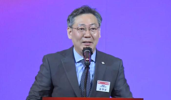 이재명 캠프 간다더니…6시간 뒤 '김문수 지지' 선언