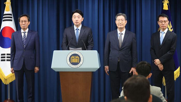 정무 우상호·홍보 이규연·민정 오광수…"통합 의지"