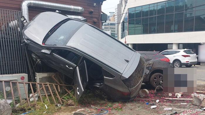 해운대 마트에서…SUV 150m 돌진하더니 '쾅쾅' 무슨 일 