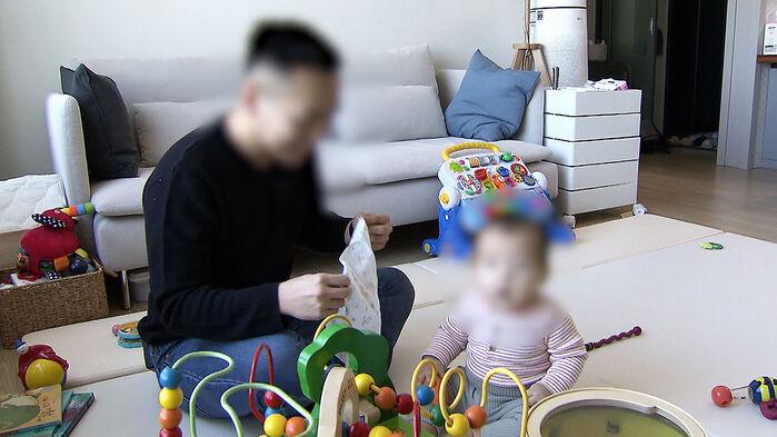 육아휴직 쓰는 아빠 늘었지만…그나마 대기업만 챙긴다