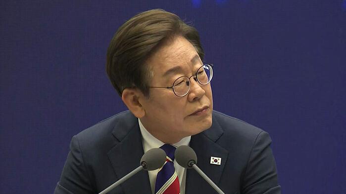 이 대통령 "대통령실 직원 과로로 쓰러져…무거운 책임감"