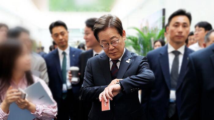 이 대통령 한밤중 직접 올린 글…"오해 생긴 듯" 뭐길래