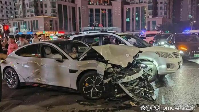 탑승자 3명 사망사고 나더니…이번에는 16대 연쇄추돌