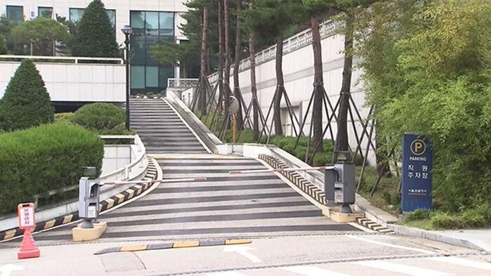 '윤 출석' 차단기 내리고 바리케이드…남은 선택지 보니