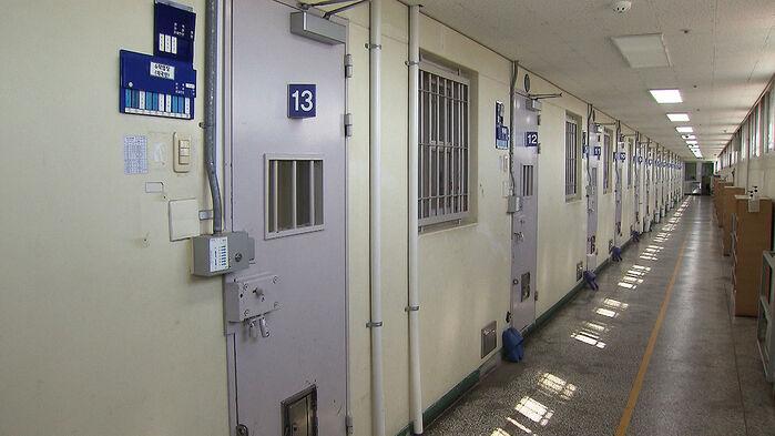 "왜 저 수용자만 치킨·피자 주나"…'교도소 특식' 무슨 일