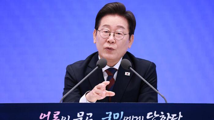이 대통령 "대출규제는 '맛보기'에 불과…부동산 정책 엄청 많아"