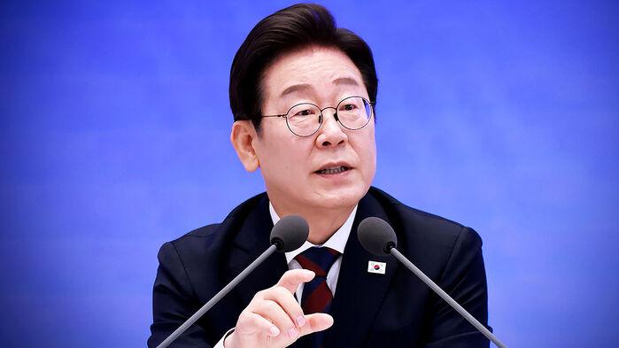 이 대통령 "대출 규제는 맛보기…부동산 대책 많아"