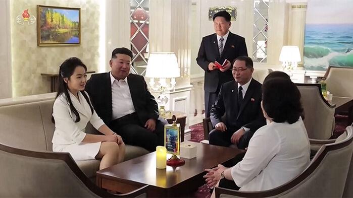 한때 북한 2인자였는데…김정은 옆 함께 앉지도 못했다