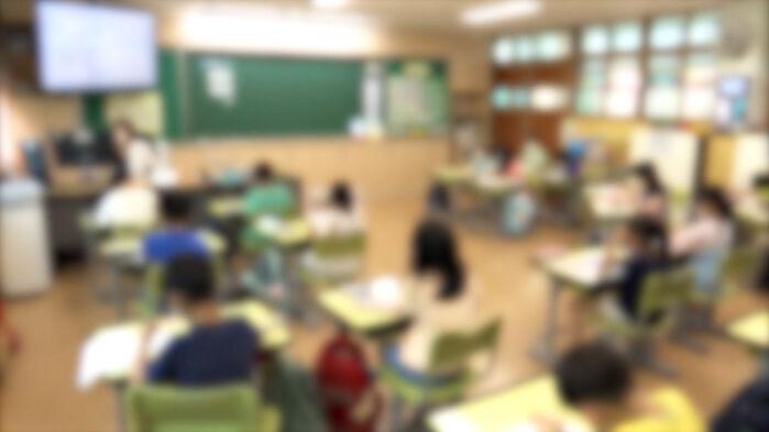 [단독] 초등 교사가 몰래 학생들 촬영…휴대전화서 사진 발견