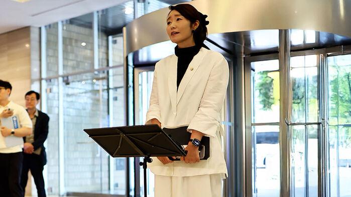 [단독] 해명도 거짓이었다…강선우, 보좌진과 대화 보니