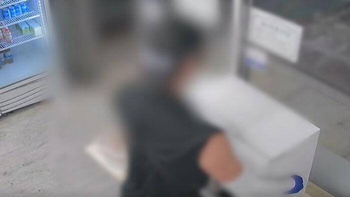 통째로 들고 튄다…신분증 꽂고 돈 낸 척까지, 왜 반복?