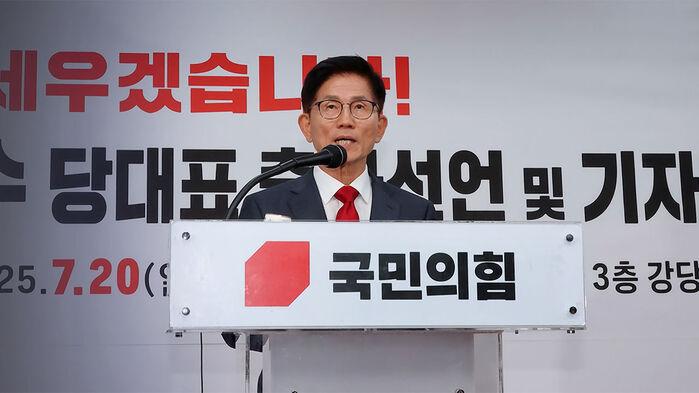 "혁신하겠다" 김문수 출마 선언…전한길 입당 묻자 돌연