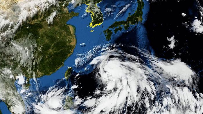 태풍 3개 한꺼번에 올라온다…한반도 주말엔 더 펄펄?
