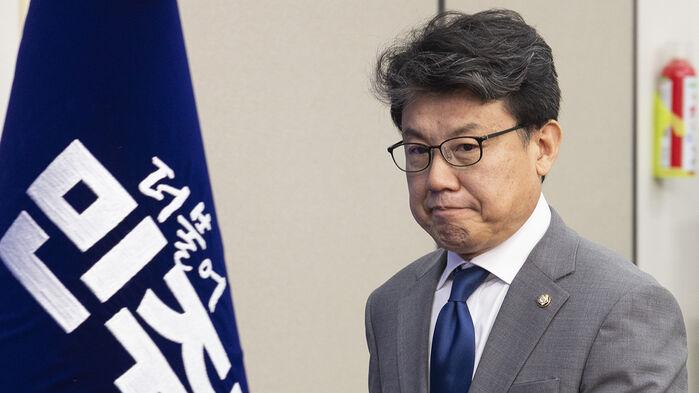 '10억 기준' 개미들 아우성에도…진성준 "주식시장 안 무너져" 반박