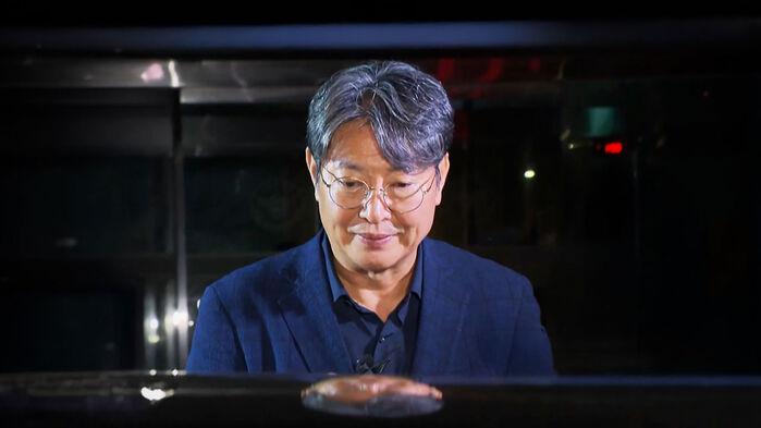 "국민에게 사죄"…불리한 질문엔 '묵묵부답'