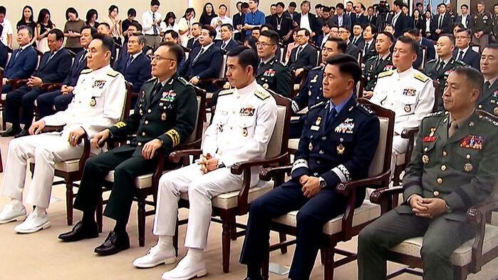 [단독] 현역 장군 7명 전원 전역…"계엄 청산 위해 불가피"
