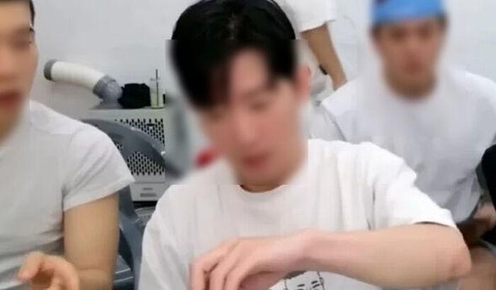 미성년자 불러다 "동성끼리 벌칙"…라방중 체포, 결국