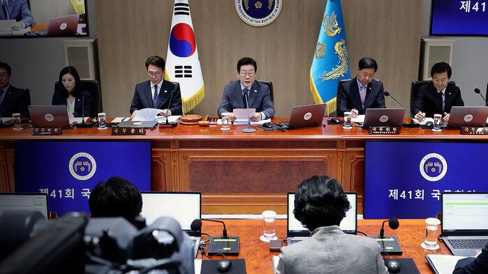 서울대 줄고, 호남 늘고…고위직 96명 전수 분석