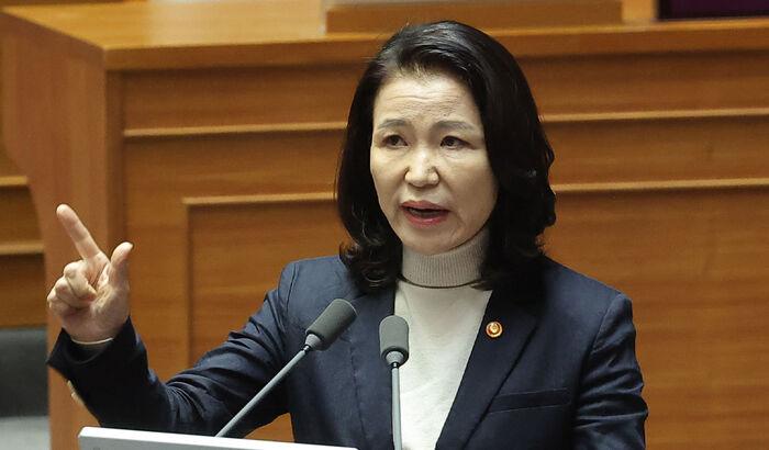 "내가 안 물러났기 때문에!" 국회에서 열변 토한 이진숙 방통위원장 
