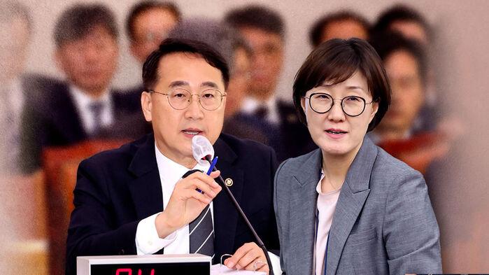 '휴대전화 교체·인사 개입 의혹' 놓고 난타전