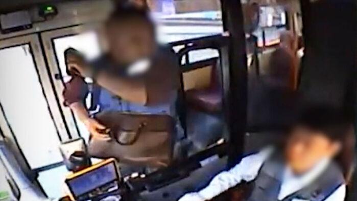 "얼굴 피범벅" 운전대 잡고 버틴 기사…결국 '쾅'