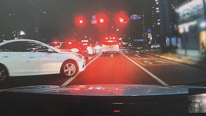 "차선 넘어왔네?" 돌진해 '쾅'…악랄한 일당이 벌인 짓