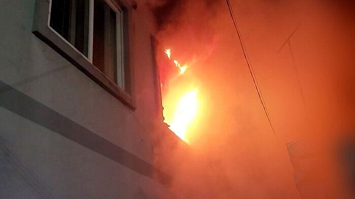 새벽 시간 시뻘건 원룸 창문…사망한 두 사람에 무슨 일이