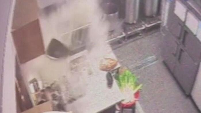 결혼 미루고 장사 매진해오다…2도 화상 날벼락 무슨 일