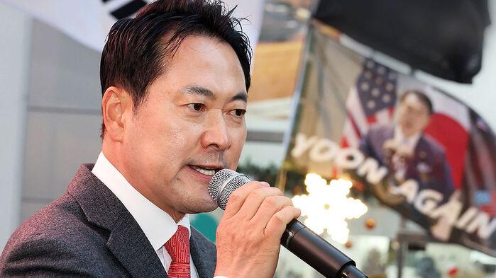 "장동혁 사과 안 하면 연판장"…'계엄의 강' 앞에 선 국힘