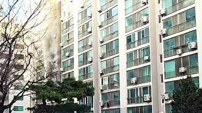 평택 아파트서 불…50대 엄마·20대 아들 중경상