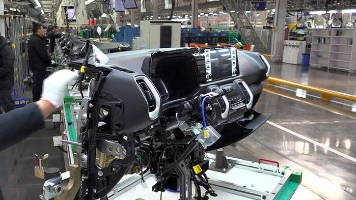 중국 노렸다 바닥 찍자…"공장 써먹자" 생존법 통했다