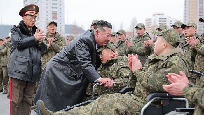 북, 러 파병 공병부대 귀국 환영식…김정은 "9명 안타까운 희생"