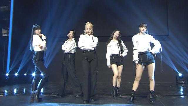 르세라핌(LE SSERAFIM), 보이시한 매력이 돋보이는 무대 <The Boys(소녀시대)♬> 