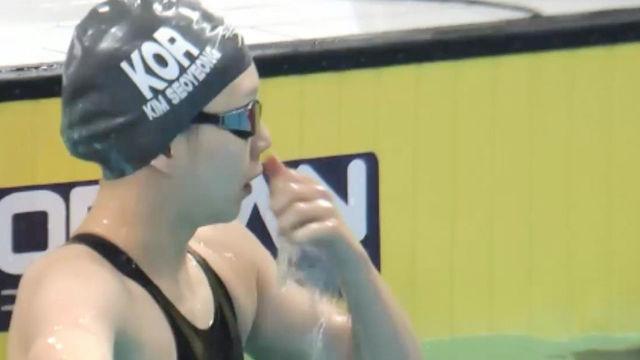 페이스 조절하는 김서영, 조 3위로 통과 [여자 혼영 200m 예선]